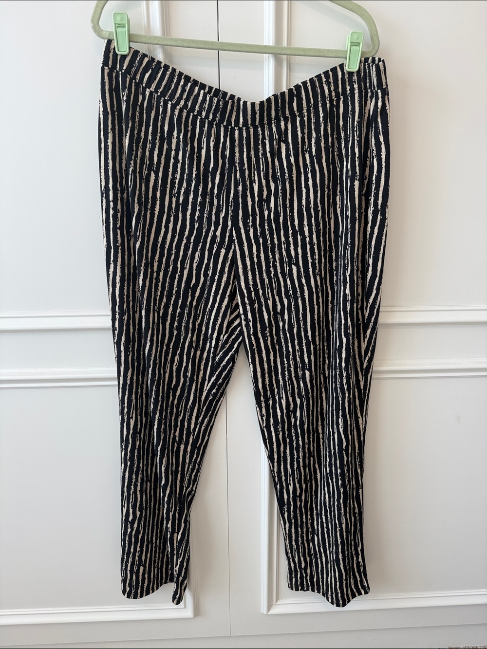 Susan Graver Black and Cream Striped Cropped Pants